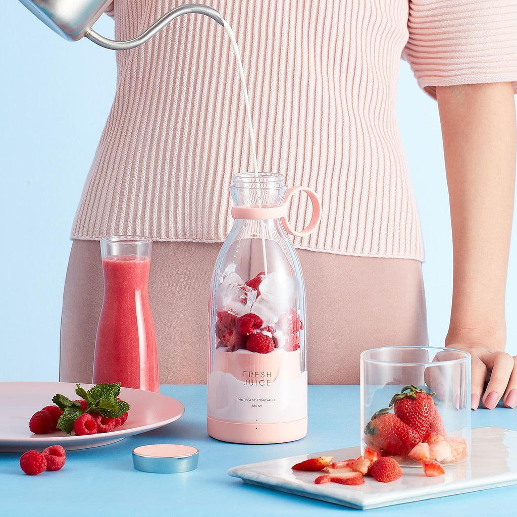Portable Blender Bottle - USB Rechargeable Personal Smoothie Maker